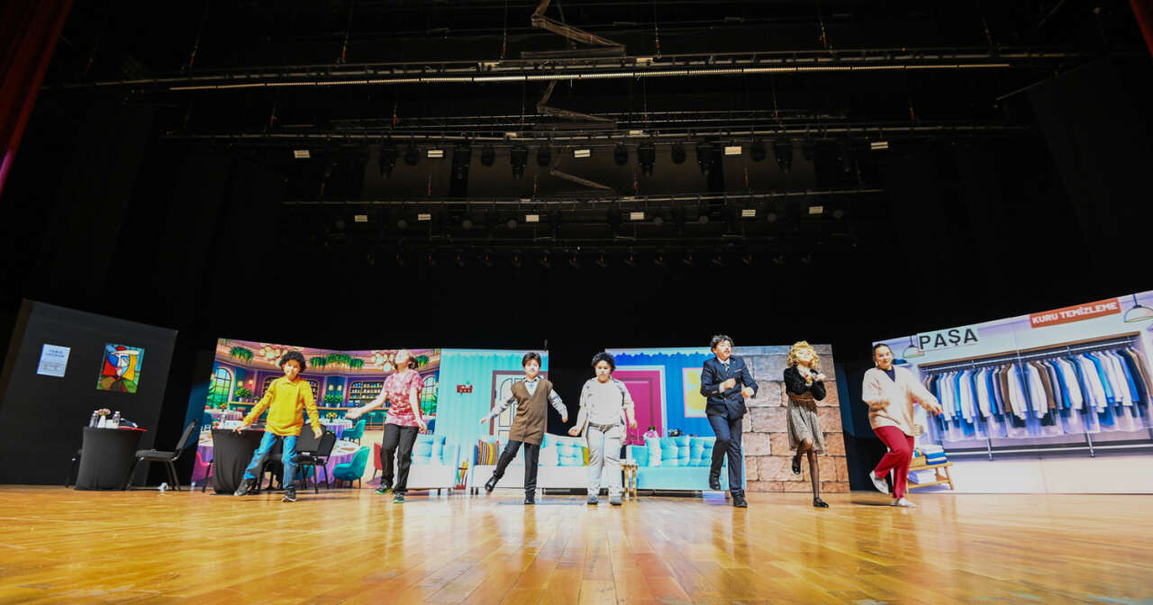 Konya’da eğlence dolu tiyatro gösterisi 9